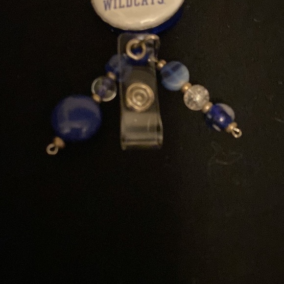 Hand crafted UK retractable badge holder - Picture 4 of 6